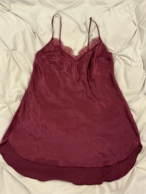 EUC Women’s Victoria’s Secret Burgundy Satin Lace Nightie/Slip - Size XL